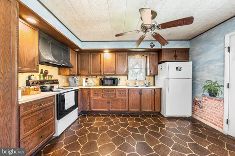 $375,000 | 318 Washington Street, Pennsburg, PA 18073