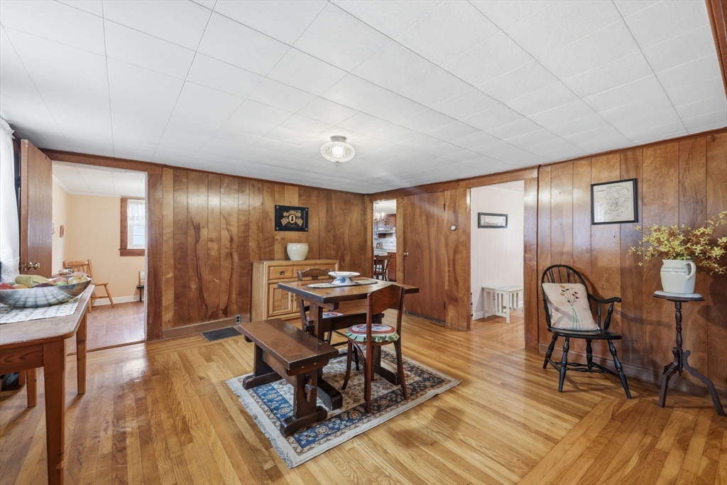 68 Chestnut Street Franklin, MA 02038 - Photo 2 of 27