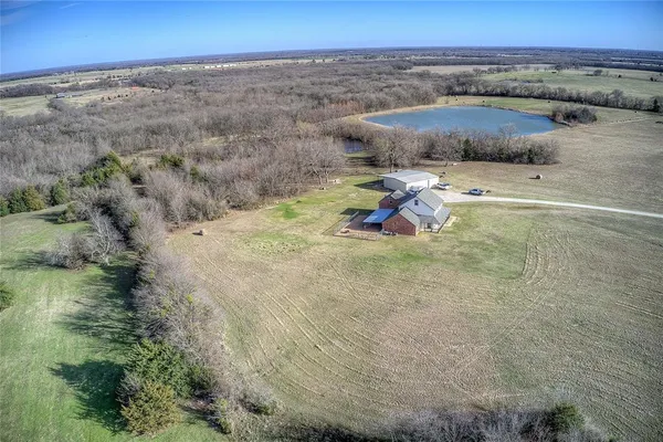 a view of a sky view