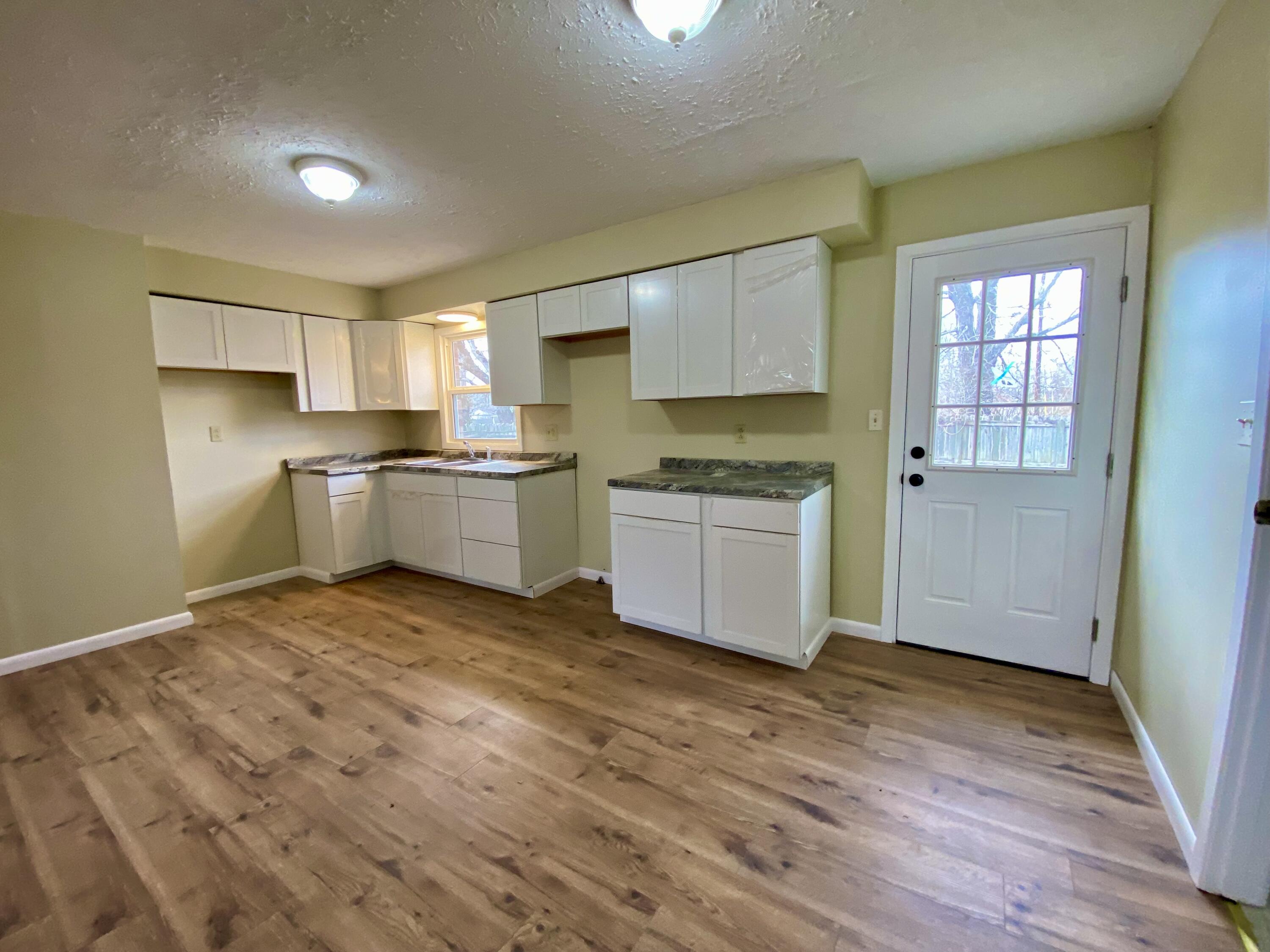 211 Airport Road Stanton, KY 40380 - Photo 6 of 16 IMG_4473