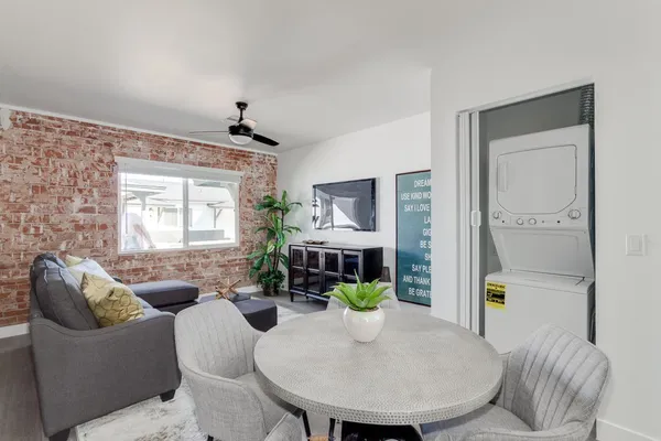 $1,200 | 2512 East Thomas Road, Unit 1, Phoenix, AZ 85016