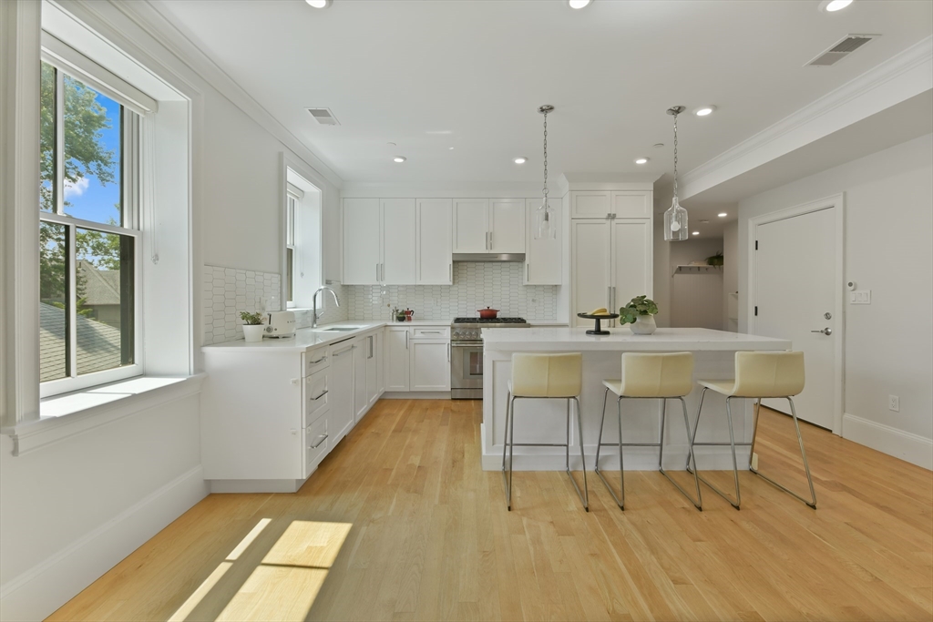 59 Addington Road, Unit 3 Brookline, MA 02445 - Photo 3 of 21