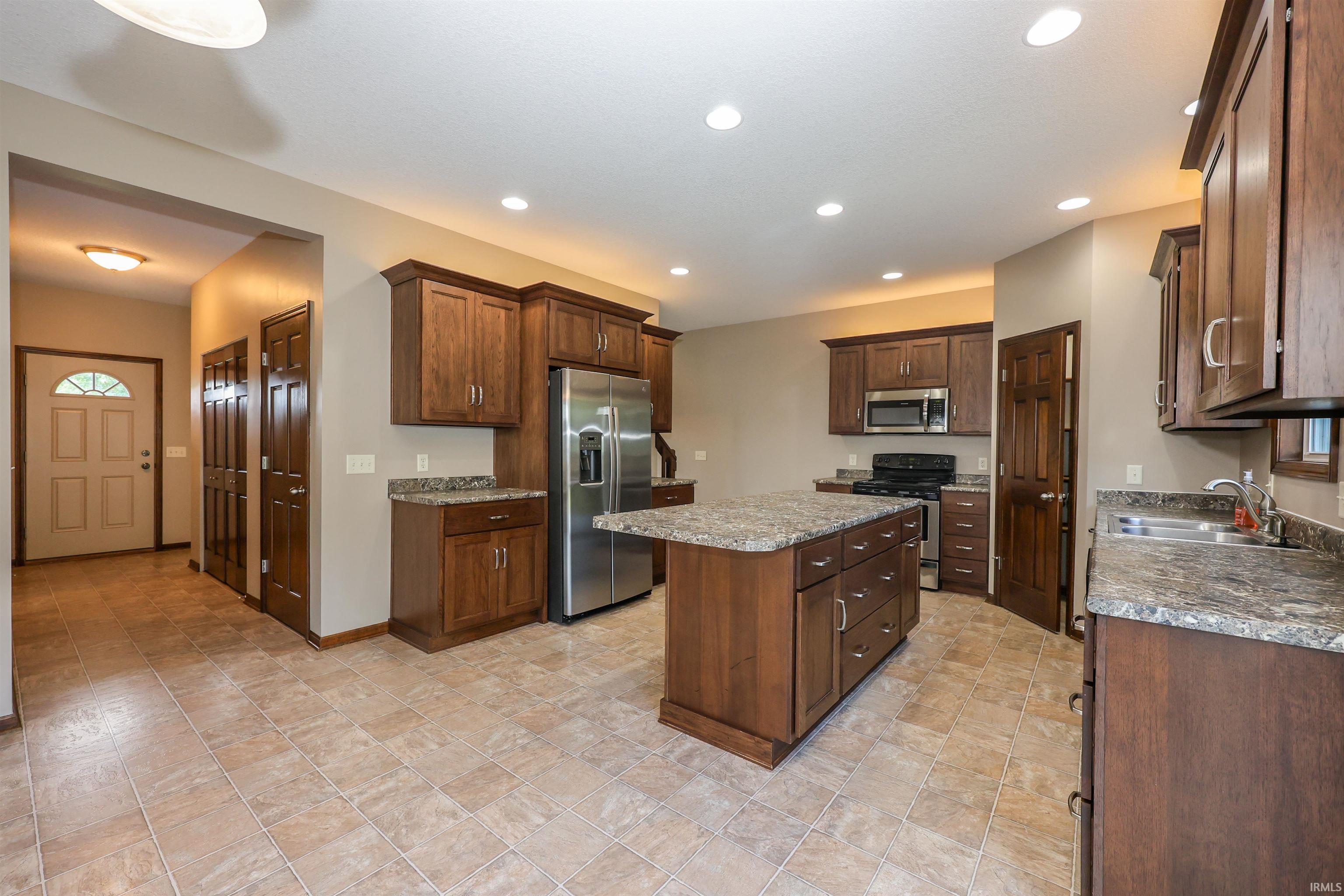 11919 Edgerton Road New Haven, IN 46774 - Photo 13 of 41