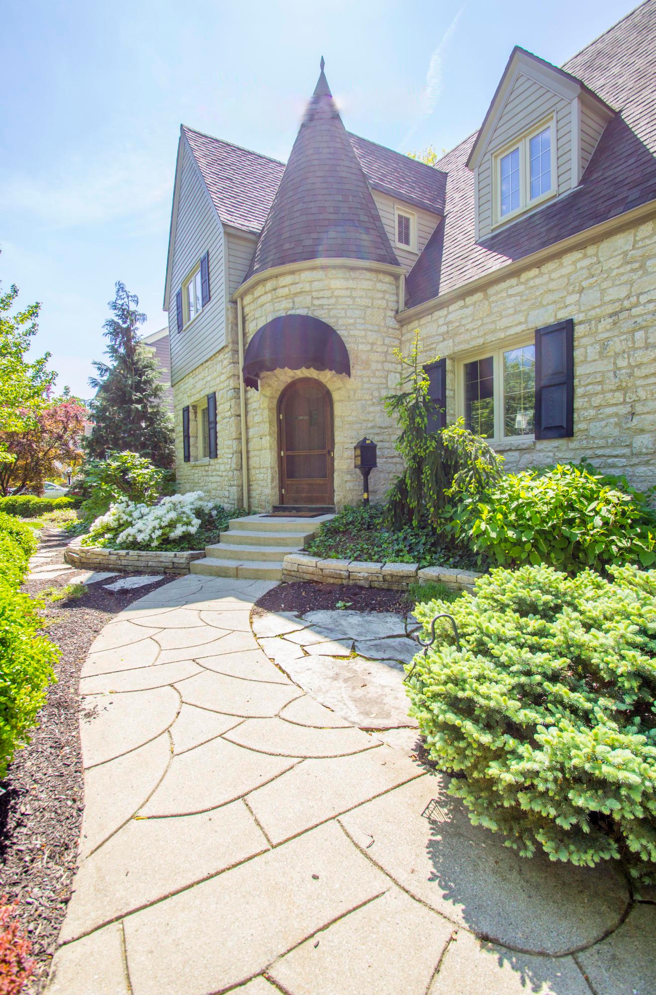 1625 Doone Road Columbus, OH 43221 - Photo 2 of 28 Gallery Image 2