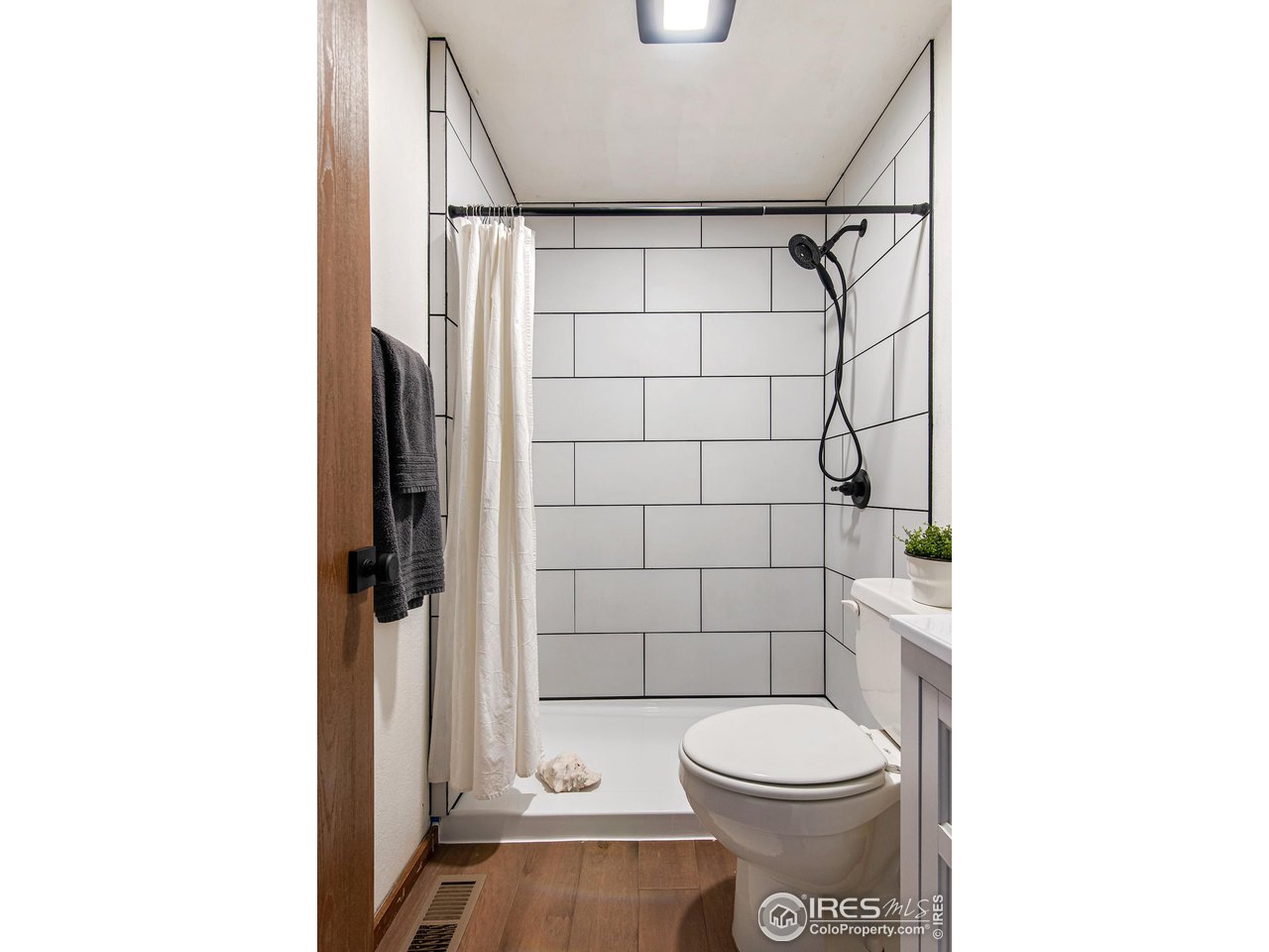 1903 Ridge Road Nederland, CO 80466 - Photo 19 of 26 New hallway/guest 3/4 bath