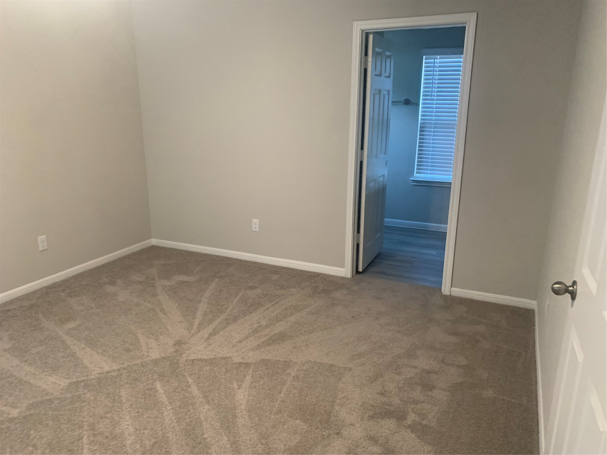 6511 Wenlock Drive Houston, TX 77048 - Photo 18 of 23 an empty room with closet
