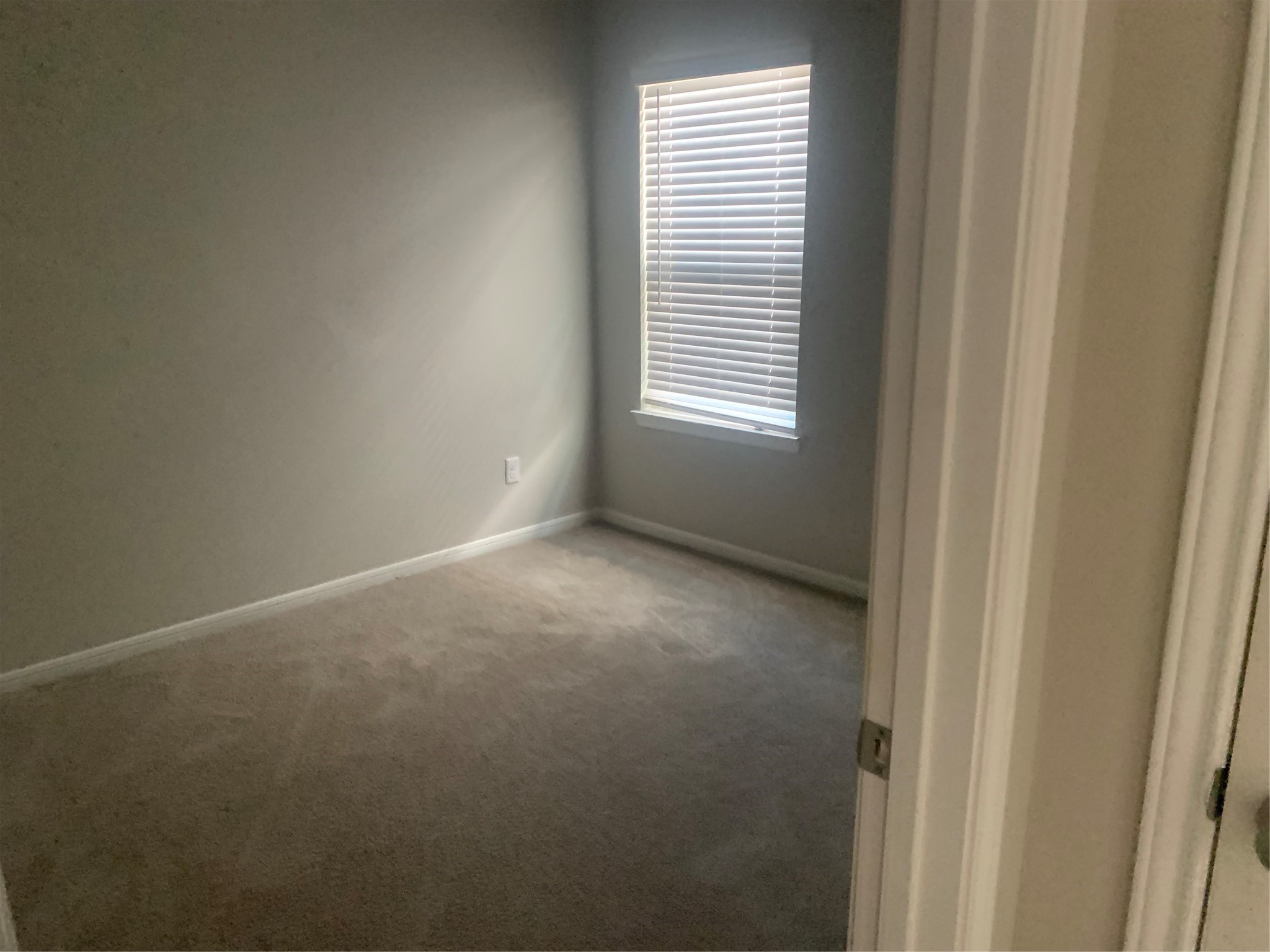 6511 Wenlock Drive Houston, TX 77048 - Photo 22 of 23 a view of room and window