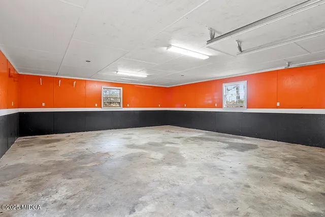 a view of parking area