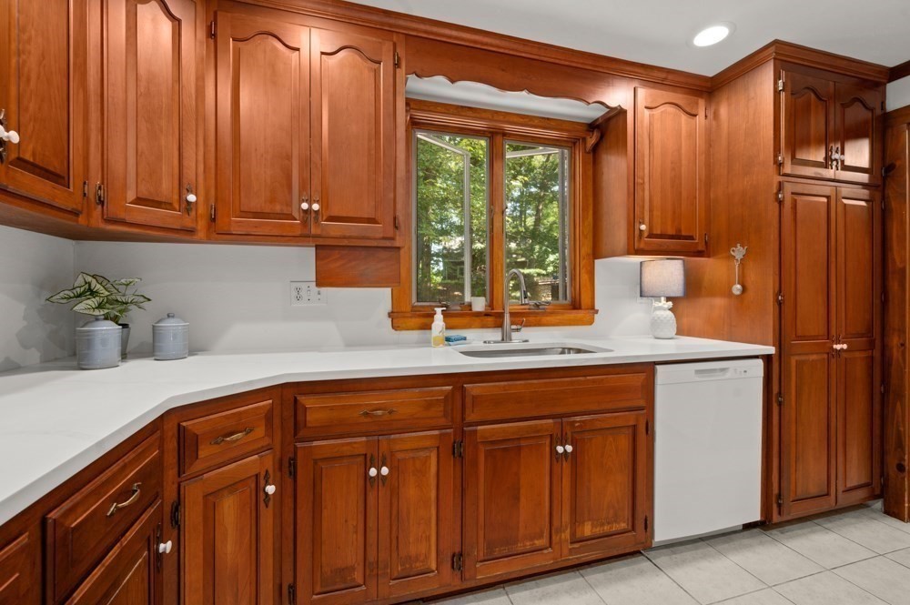 11 Elginwood Road Peabody, MA 01960 - Photo 7 of 27