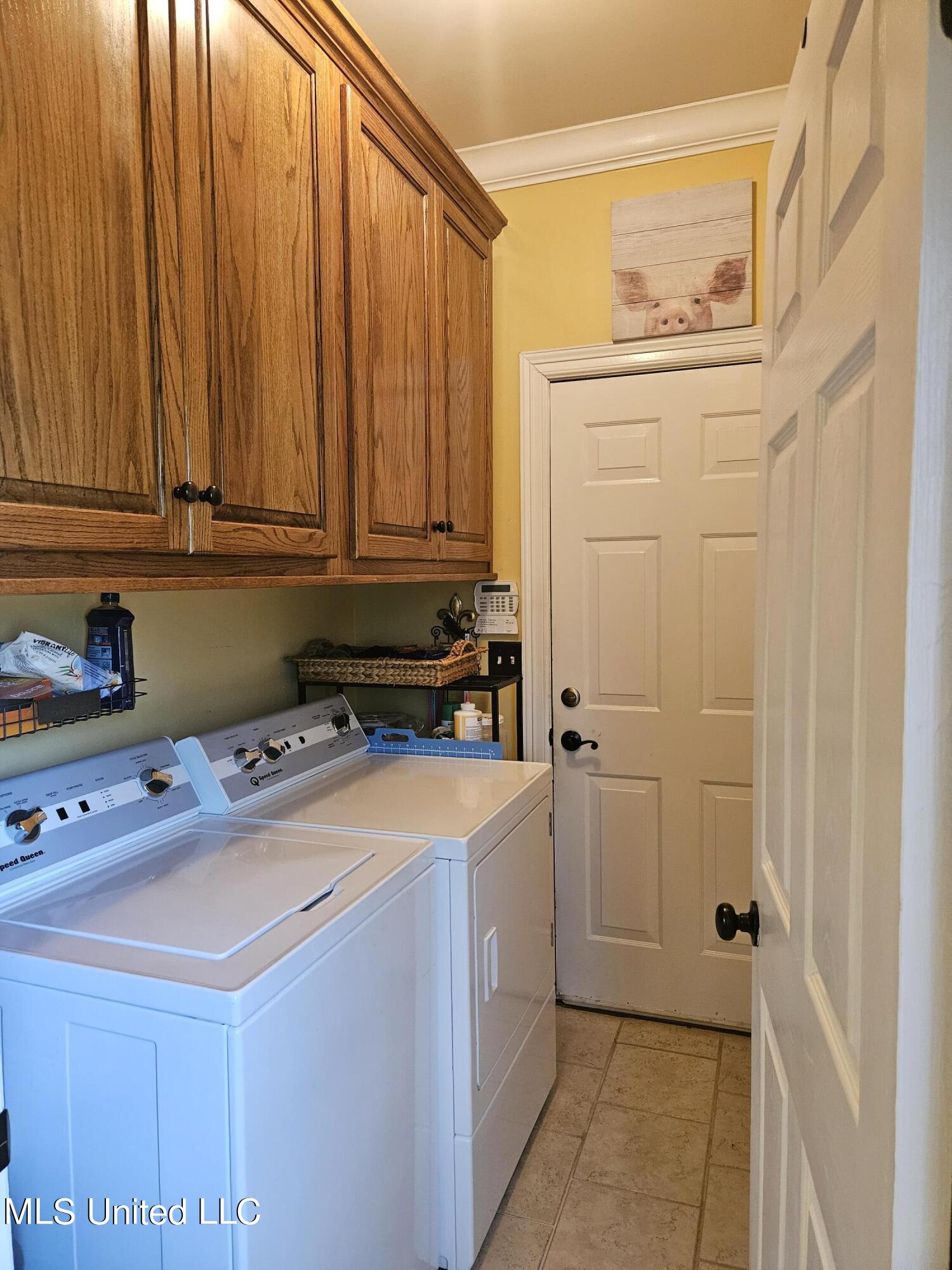 17520 Orange Grove Road Gulfport, MS 39503 - Photo 17 of 58 Laundry Room