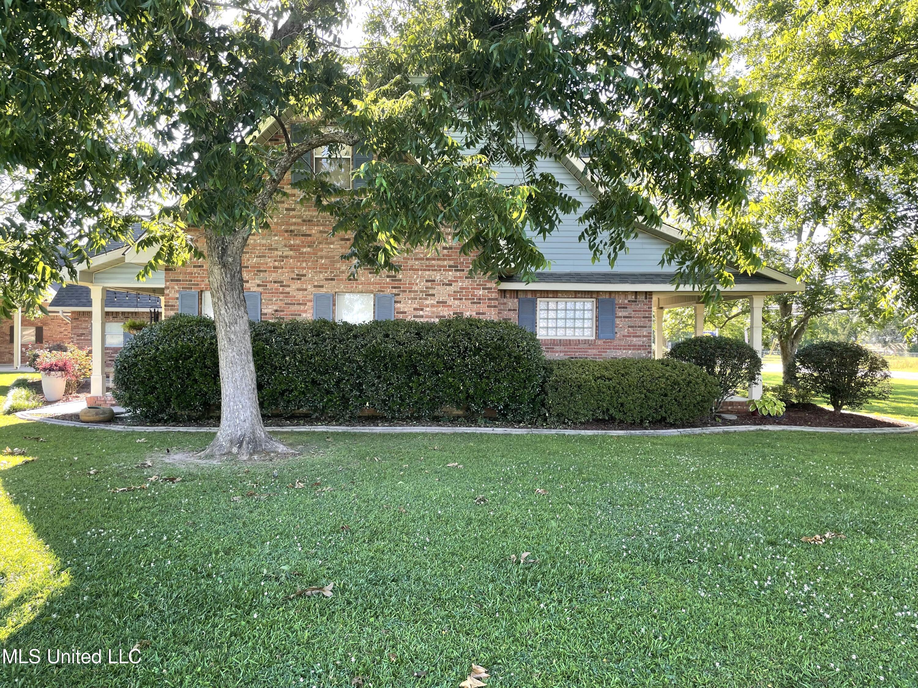 17520 Orange Grove Road Gulfport, MS 39503 - Photo 33 of 58 West Side of Home