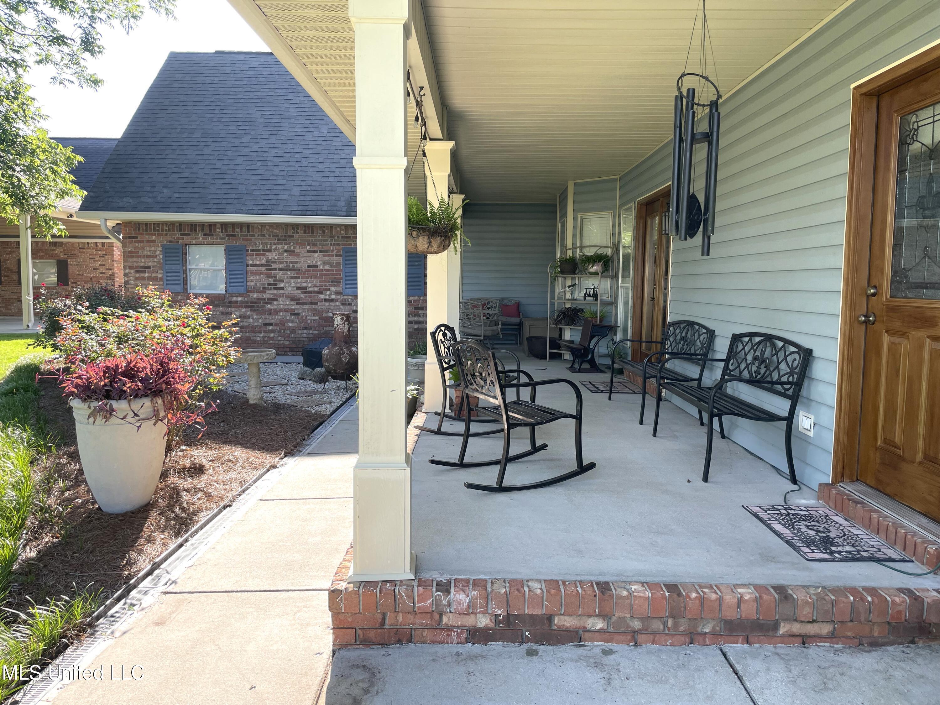 17520 Orange Grove Road Gulfport, MS 39503 - Photo 34 of 58 Back Porch