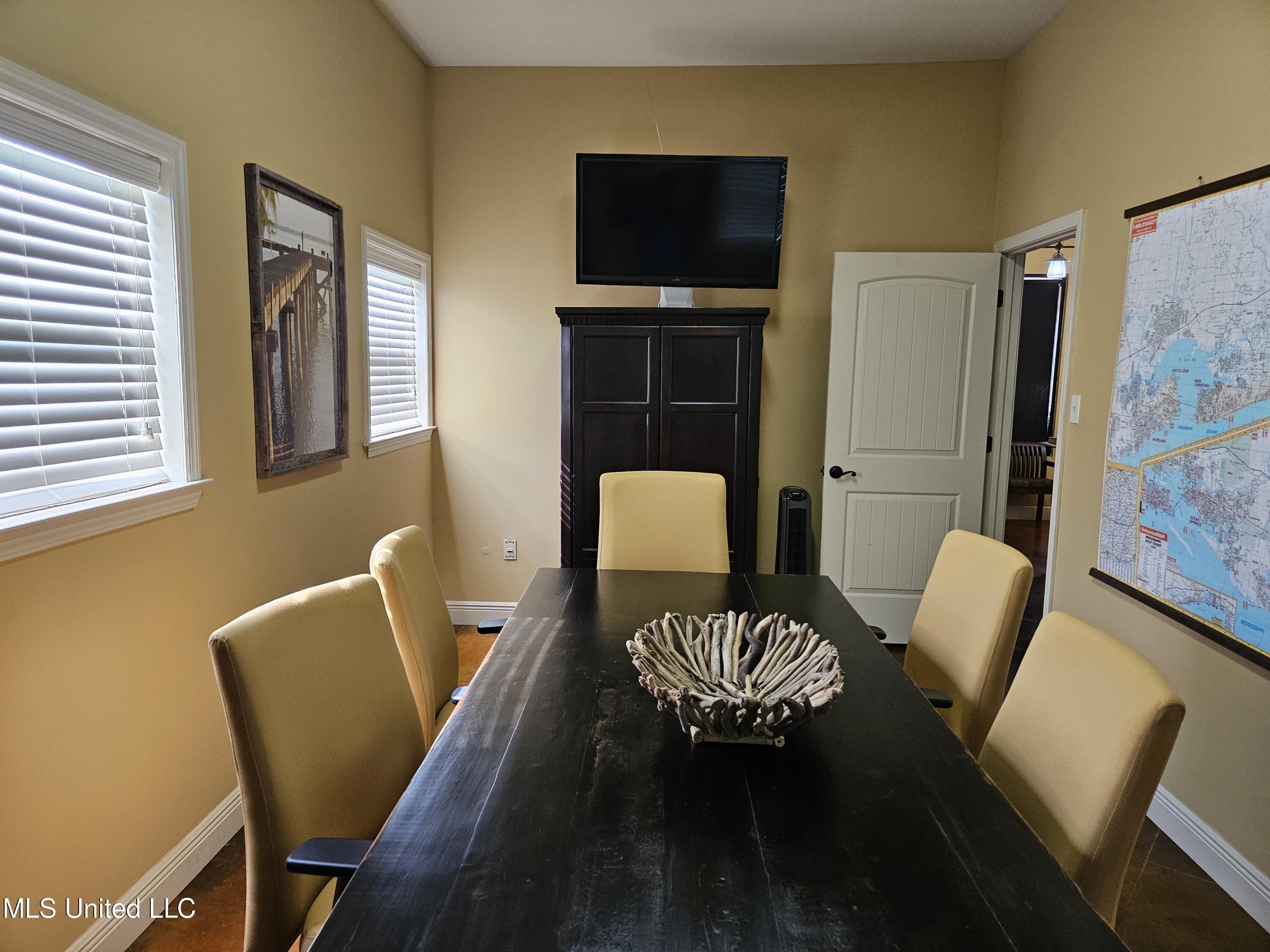 17520 Orange Grove Road Gulfport, MS 39503 - Photo 47 of 58 Conference Room