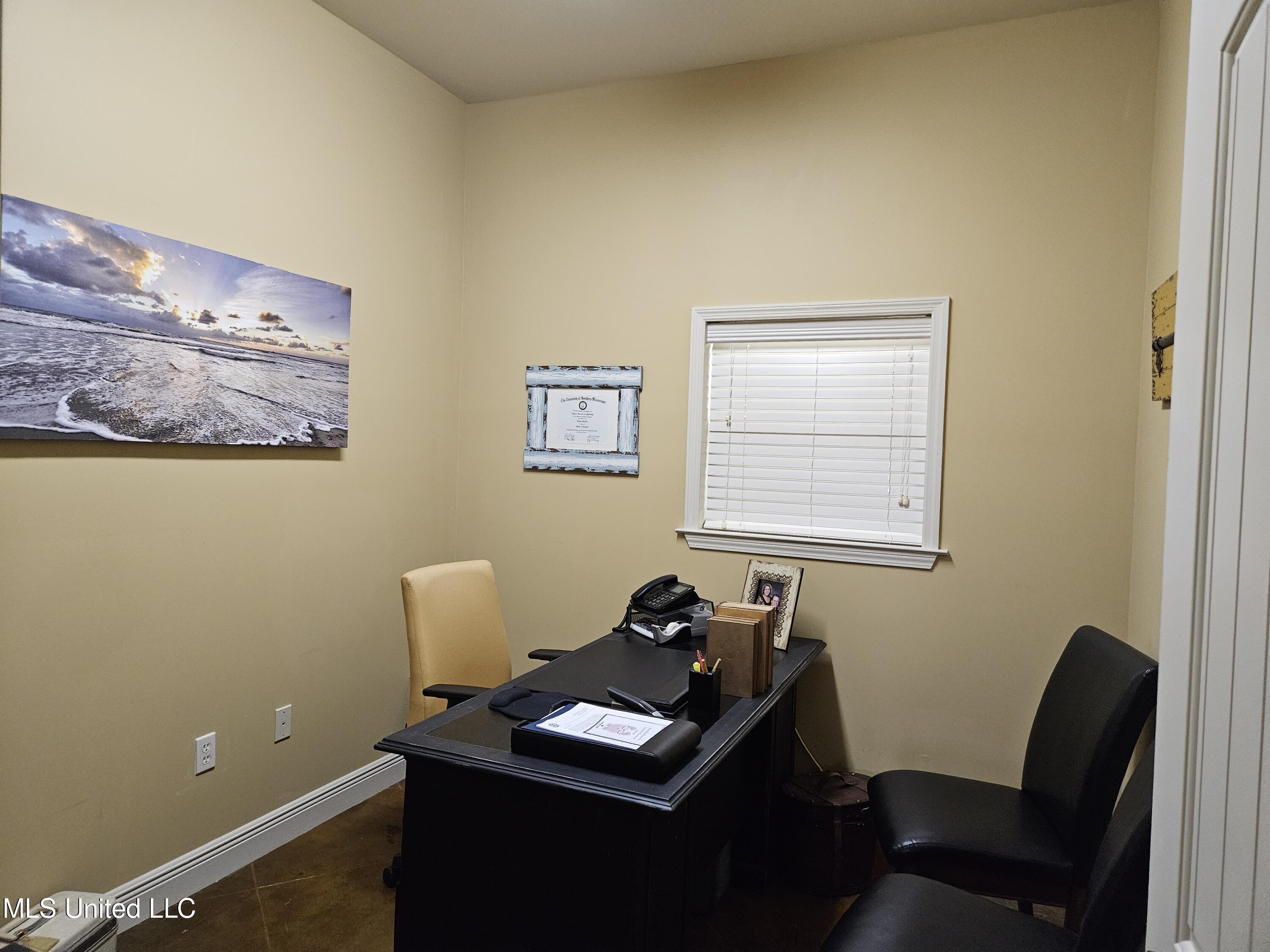 17520 Orange Grove Road Gulfport, MS 39503 - Photo 50 of 58 Middle Office
