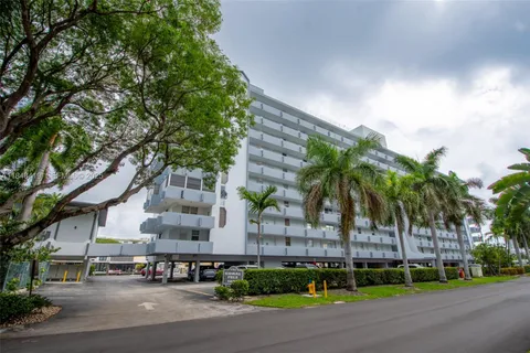 $269,000 | 3703 Northeast 166th Street, Unit 408, North Miami Beach, FL 33160