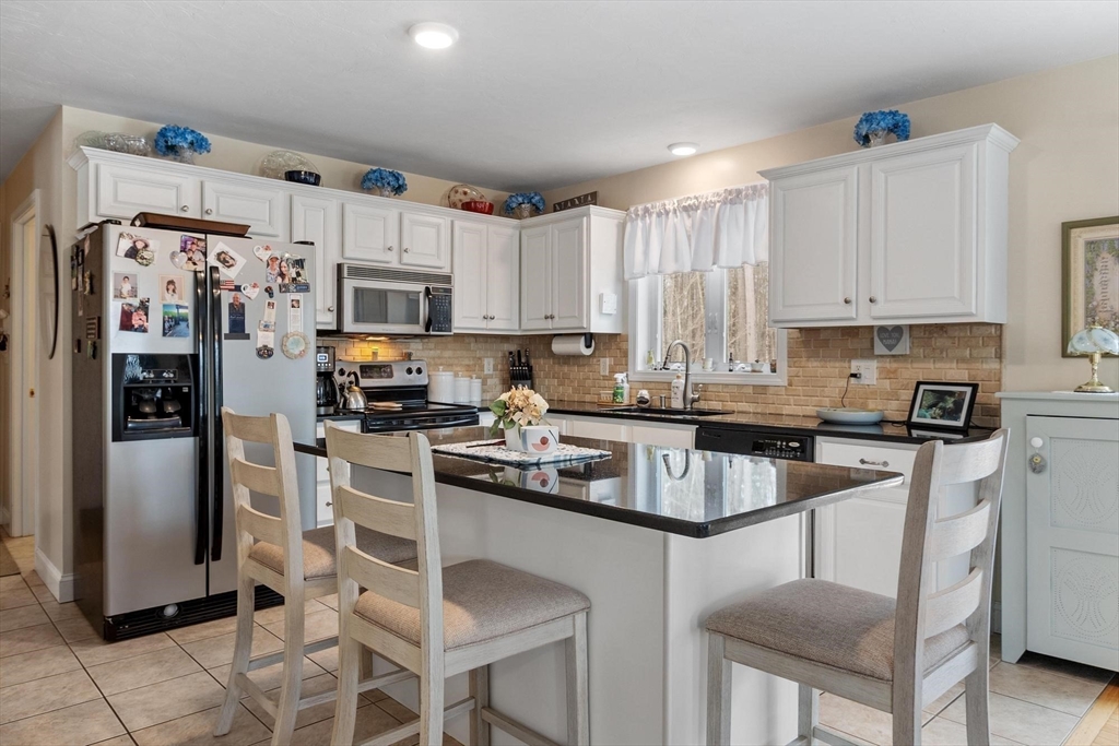 278 Oakham Road Barre, MA 01005 - Photo 10 of 38