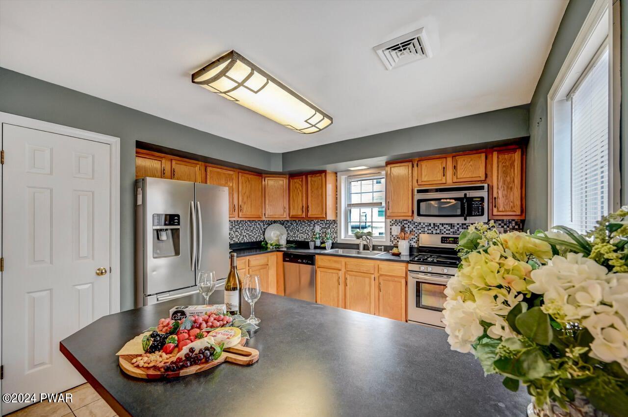 401 Maple Ridge Drive Hawley, PA 18428 - Photo 25 of 78