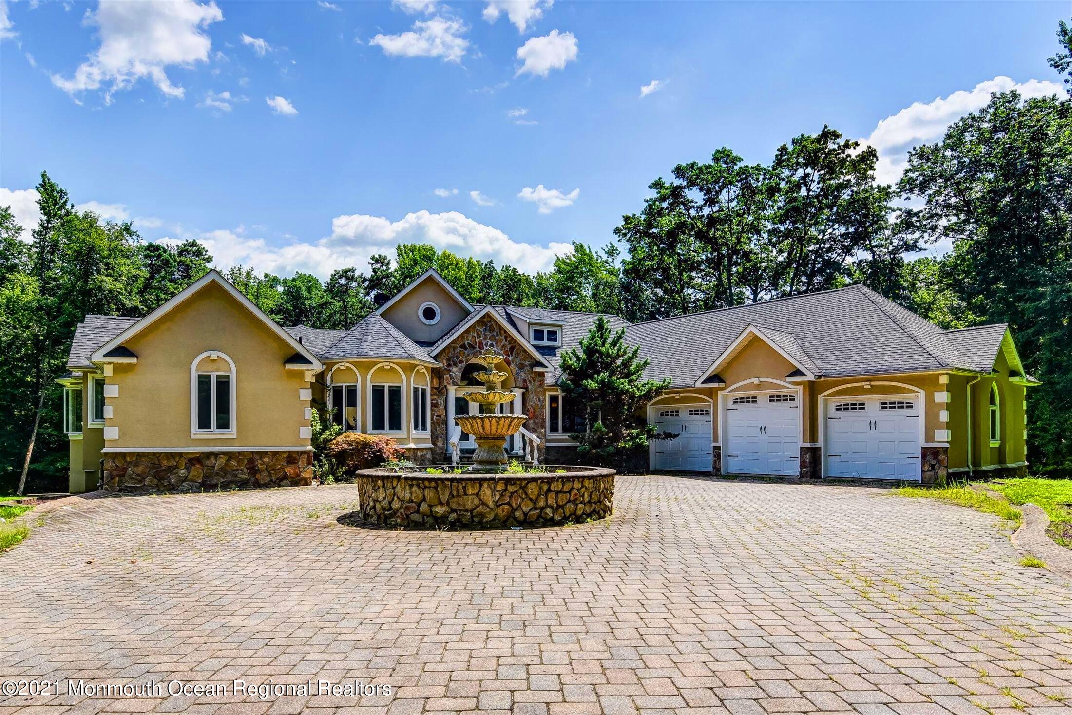10 Syngle Way Morganville, NJ 07751 - Photo 2 of 36 01-Front View