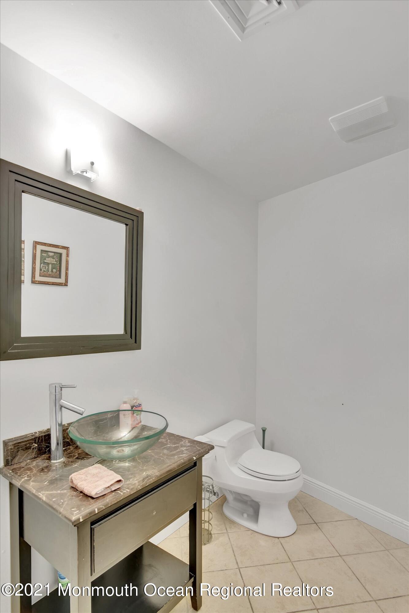 10 Syngle Way Morganville, NJ 07751 - Photo 11 of 36 11-Bathroom