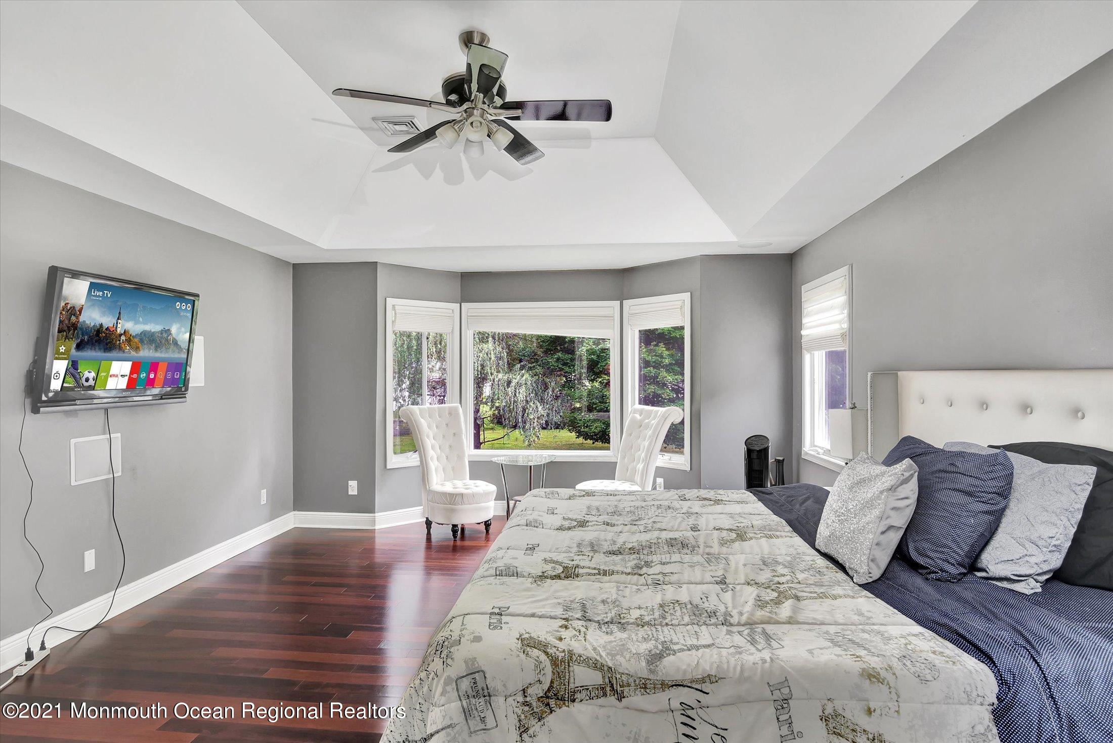 10 Syngle Way Morganville, NJ 07751 - Photo 13 of 36 13-Master Bedroom