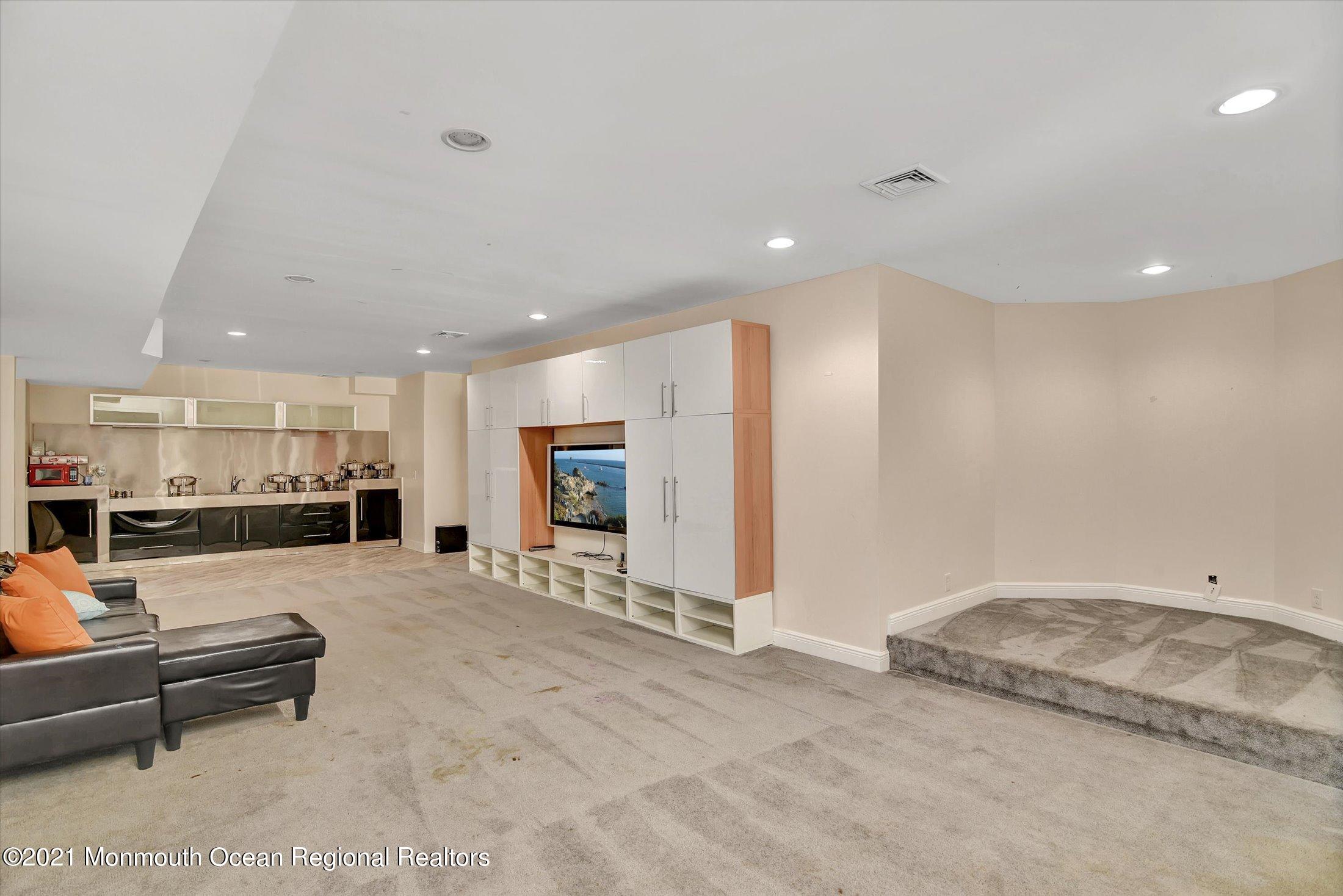 10 Syngle Way Morganville, NJ 07751 - Photo 20 of 36 20-Lower Level