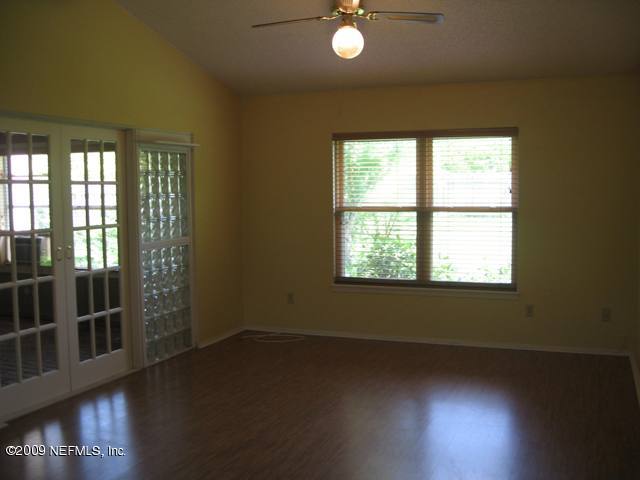 3331 Robalo Way Jacksonville, FL 32223 - Photo 3 of 13 Family Room