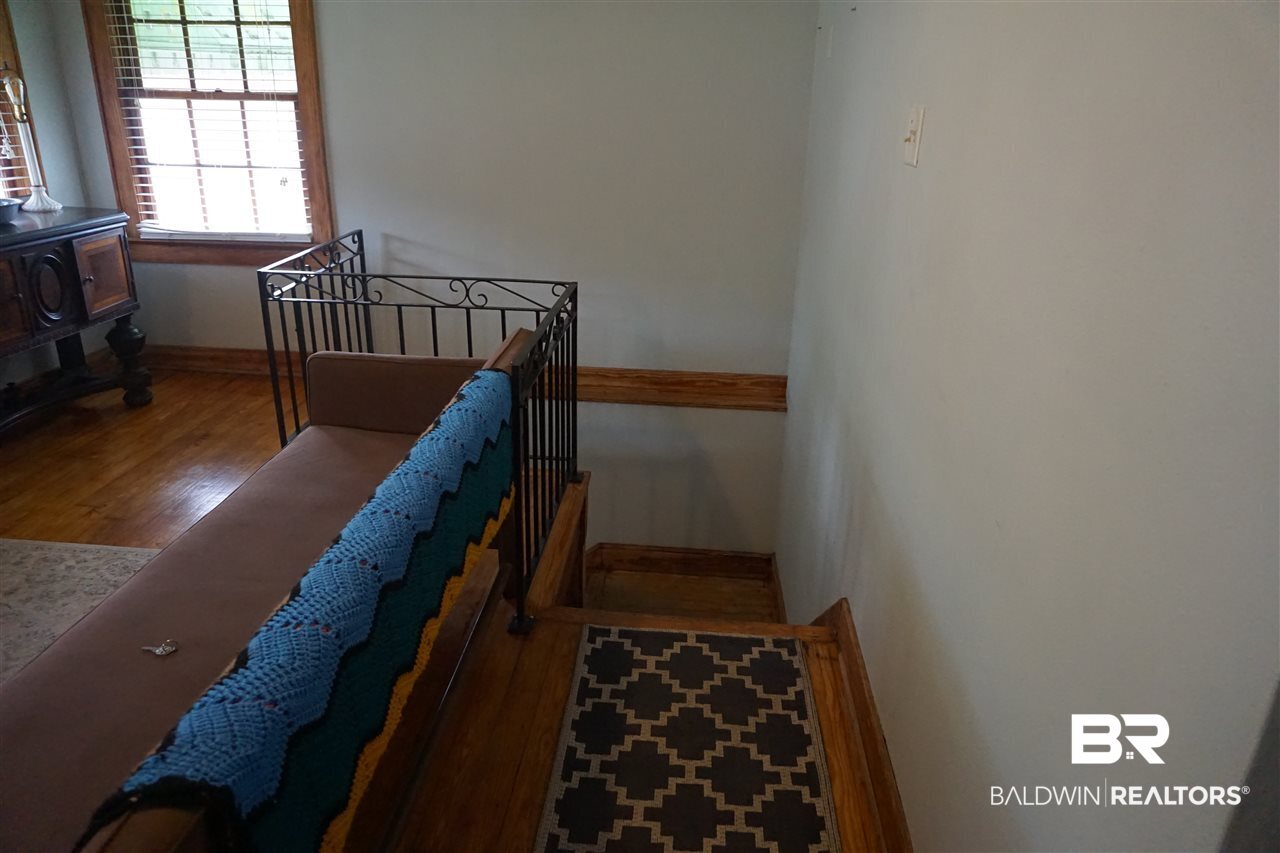 307 Weinacker Avenue Mobile, AL 36604 - Photo 18 of 26 Stairwell