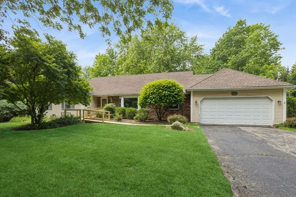 $495,000 | 730 Yorktown Drive, Algonquin, IL 60102
