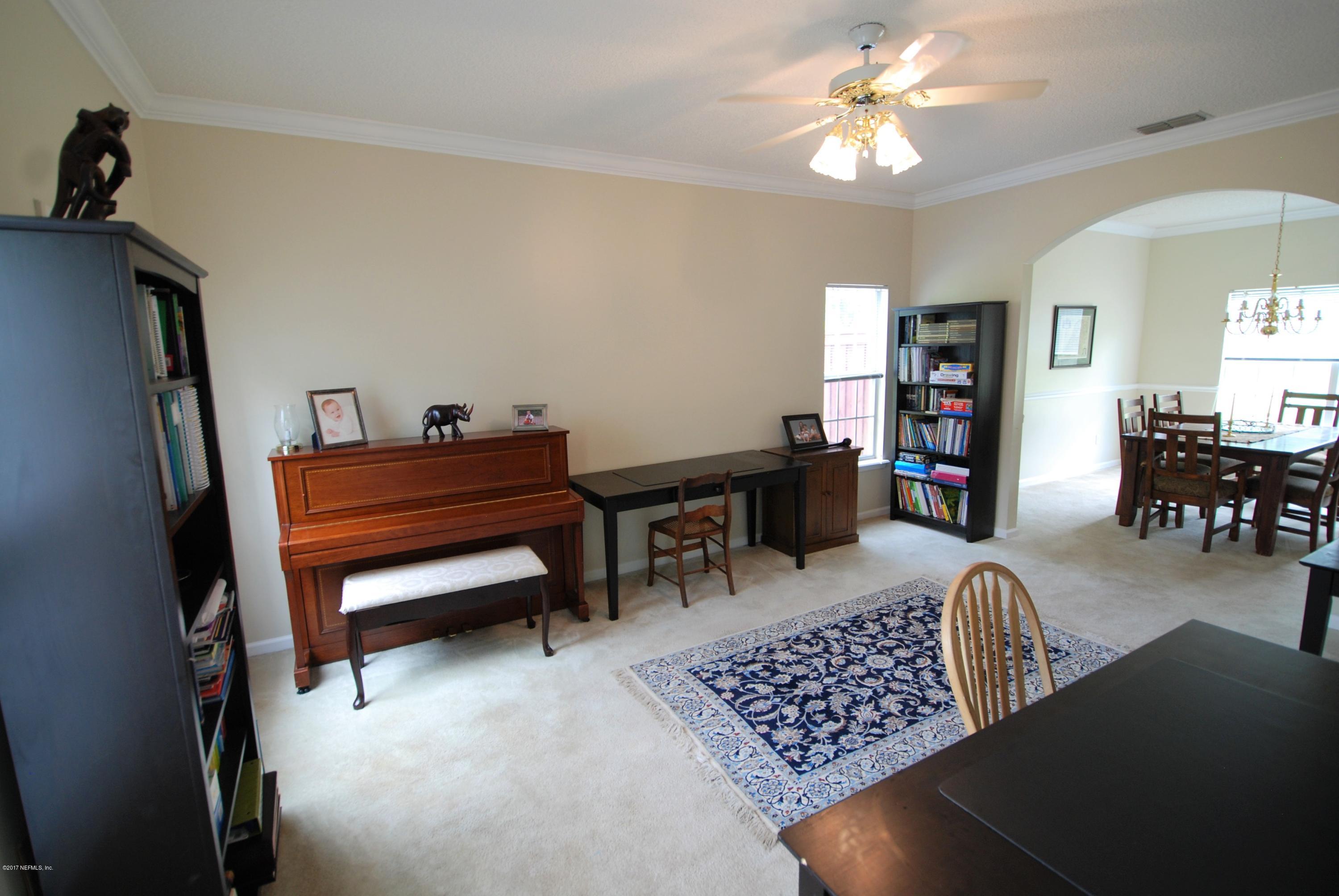 10101 Ford Road Bryceville, FL 32009 - Photo 2 of 33 Living Room