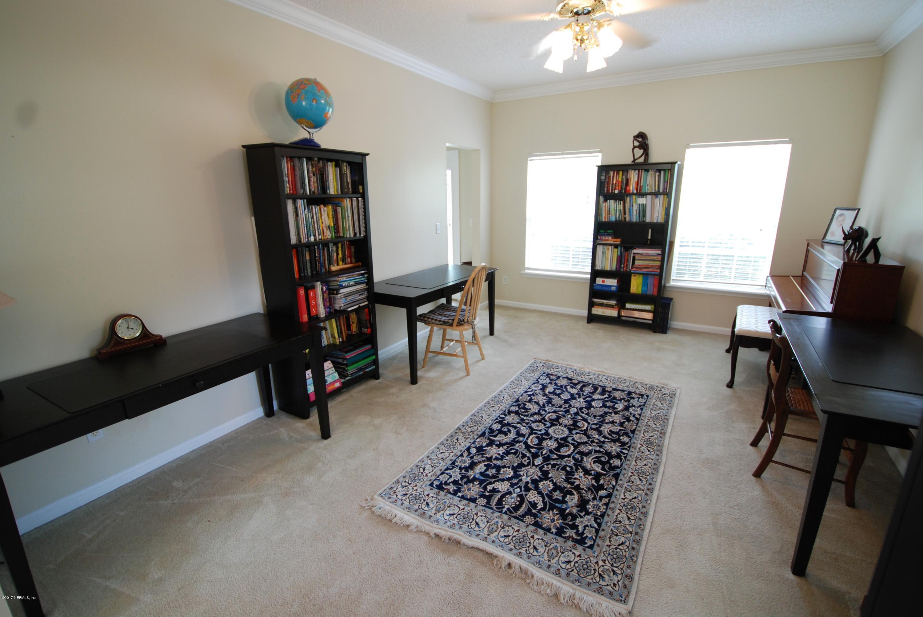 10101 Ford Road Bryceville, FL 32009 - Photo 3 of 33 Living Rm v 2