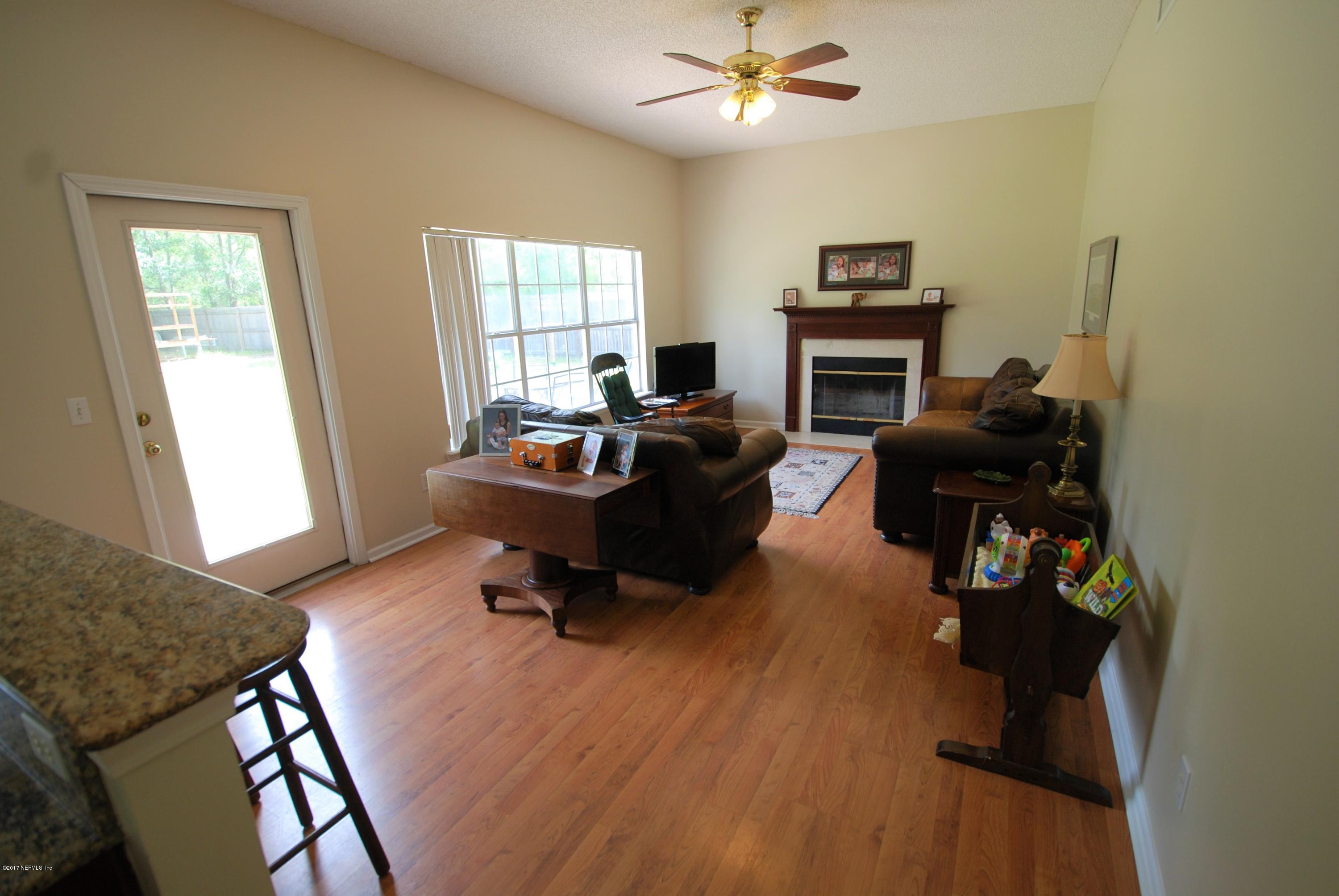 10101 Ford Road Bryceville, FL 32009 - Photo 9 of 33 Family Rm