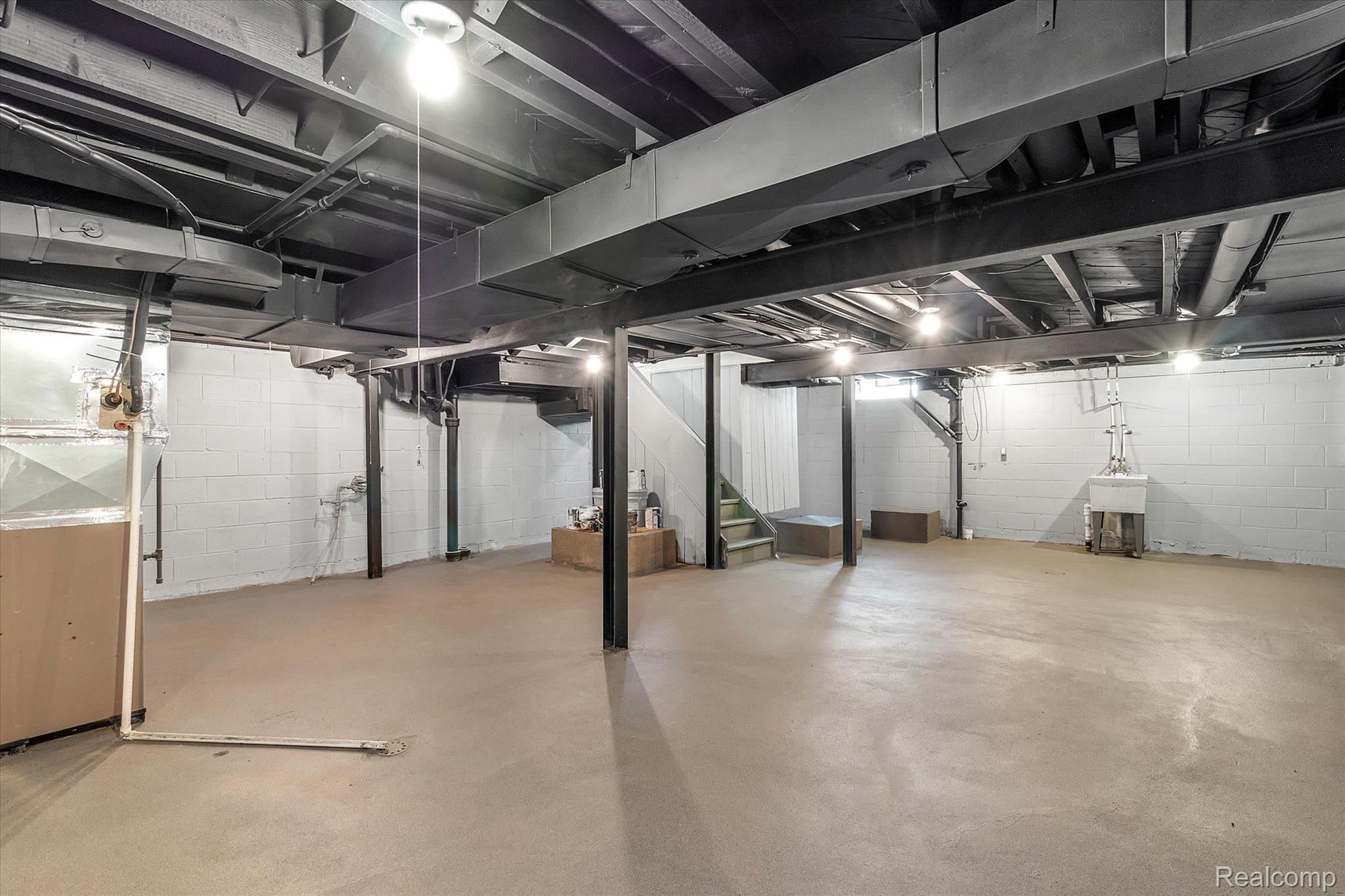 1058 Roslyn Road Grosse Pointe, MI 48236 - Photo 35 of 43 Basement