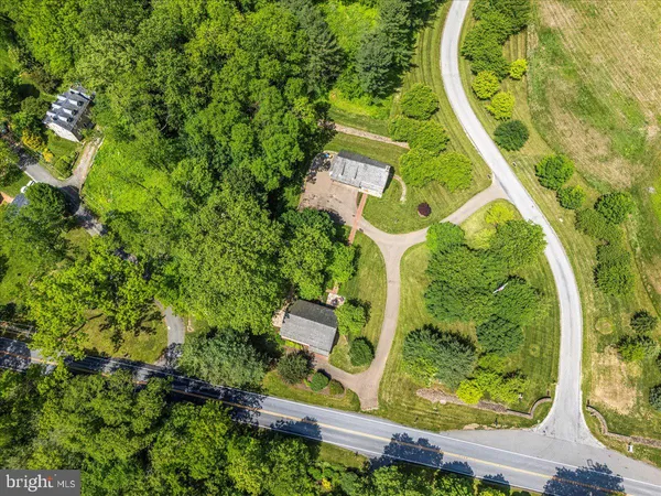 $1,275,000 | 11 Brownstone Lane, Elverson, PA 19520
