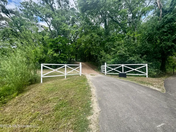 $183,000 | 1830 Woodlawn Avenue, Yazoo City, MS 39194