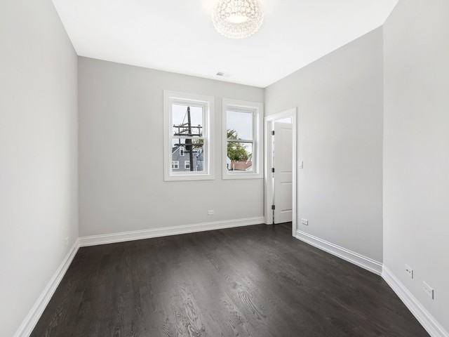 1938 North Ridgeway Avenue Chicago, IL 60647 - Photo 21 of 31