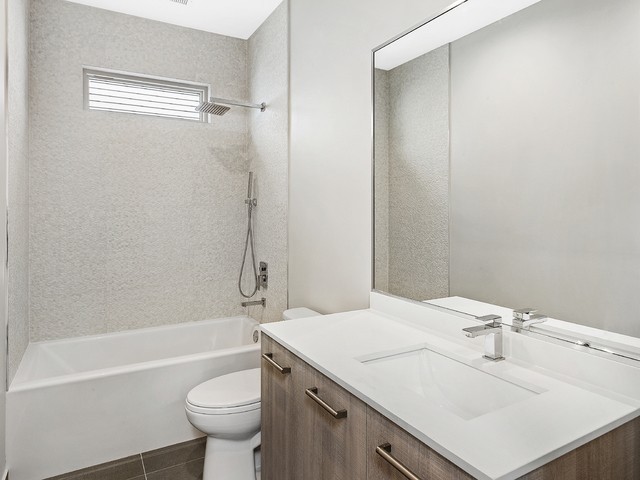 1938 North Ridgeway Avenue Chicago, IL 60647 - Photo 22 of 31