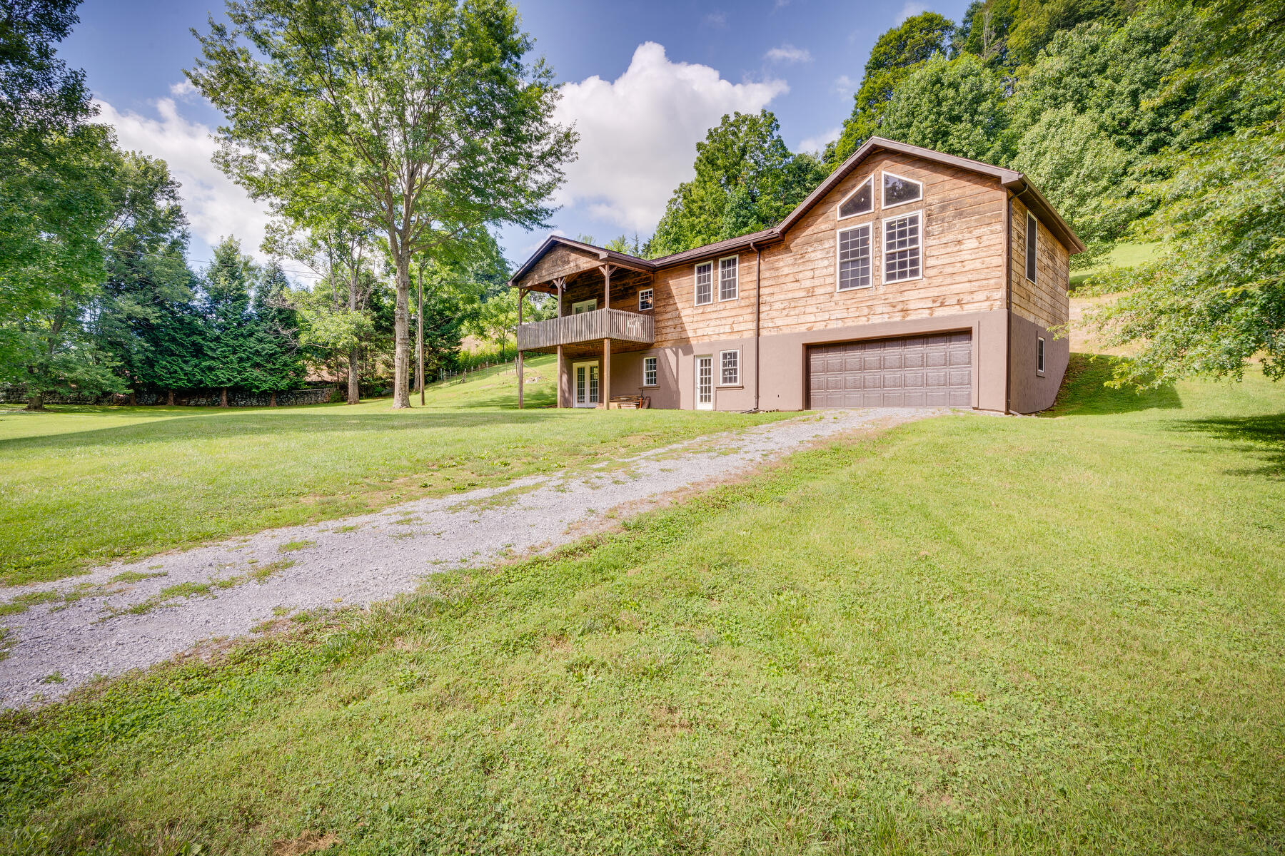 424 Toll Branch Road Johnson City, TN 37601 - Photo 3 of 41 003