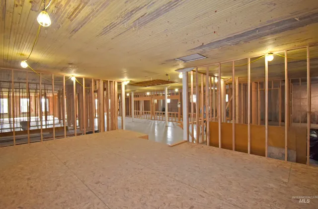 $270,000 | 132 East Walnut Avenue, Genesee, ID 83832