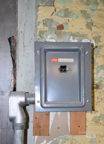 $270,000 | 132 East Walnut Avenue, Genesee, ID 83832