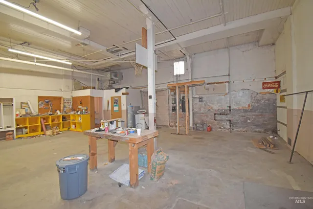 $270,000 | 132 East Walnut Avenue, Genesee, ID 83832