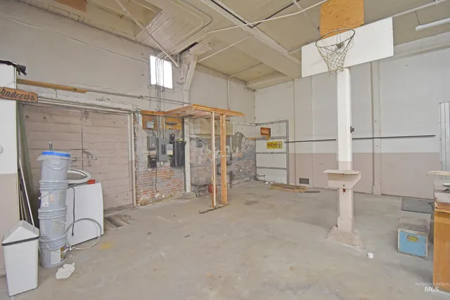 $270,000 | 132 East Walnut Avenue, Genesee, ID 83832