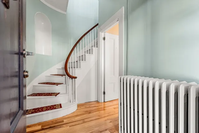 a view of a livingroom and dining room