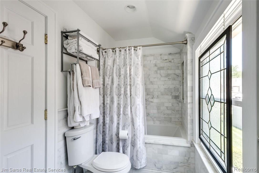262 Moran Road Grosse Pointe, MI 48236 - Photo 17 of 28 262 Moran Rd Grosse Pointe-large-006-26-262 Moran0006FULL-1500x1000-72dpi.jpg