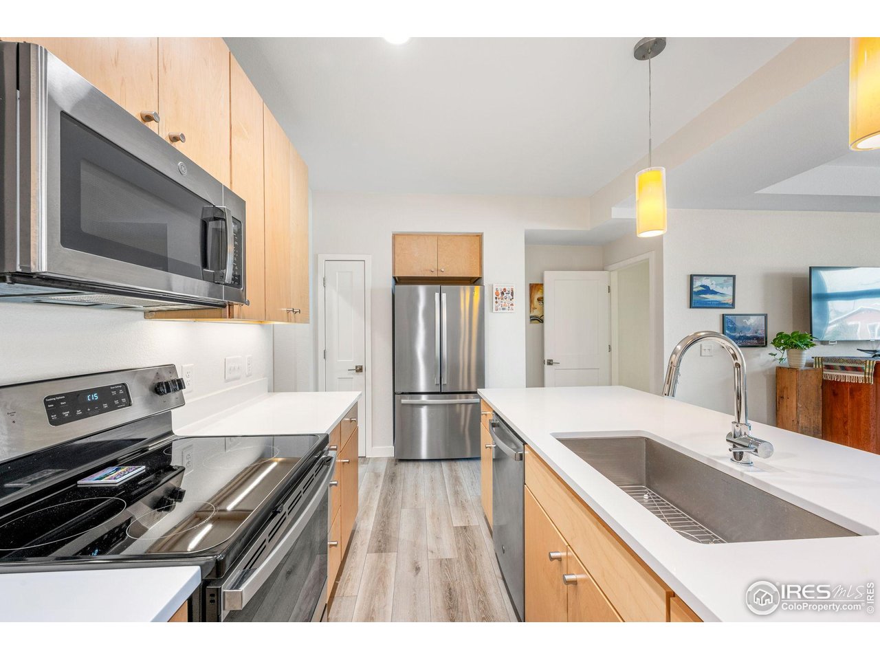 400 West Baseline Road, Unit B Lafayette, CO 80026 - Photo 4 of 36 Bright, open and ready for entertaining