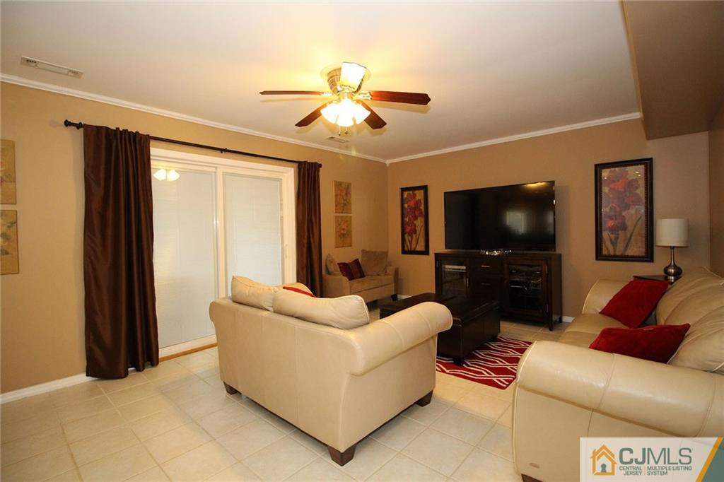 3 Sherwood Road Edison, NJ 08820 - Photo 12 of 24 Gallery Image 12