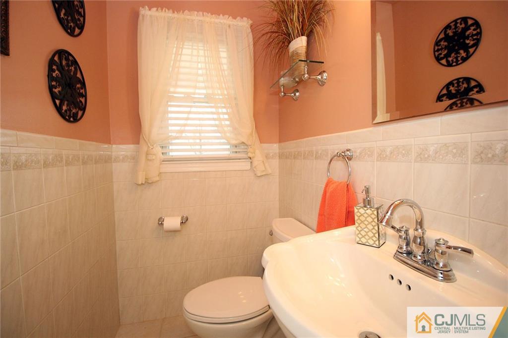 3 Sherwood Road Edison, NJ 08820 - Photo 13 of 24 Gallery Image 13