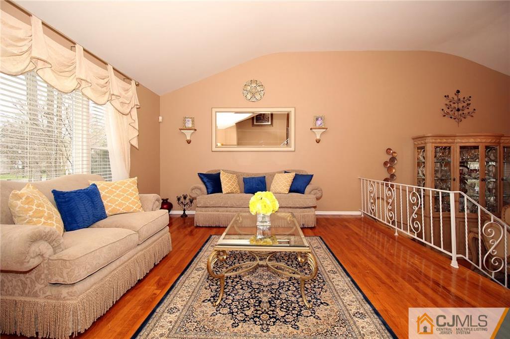 3 Sherwood Road Edison, NJ 08820 - Photo 15 of 24 Gallery Image 15