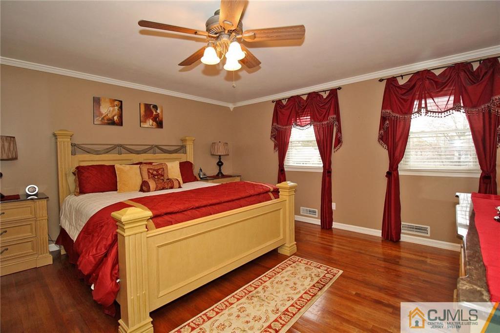 3 Sherwood Road Edison, NJ 08820 - Photo 16 of 24 Gallery Image 16