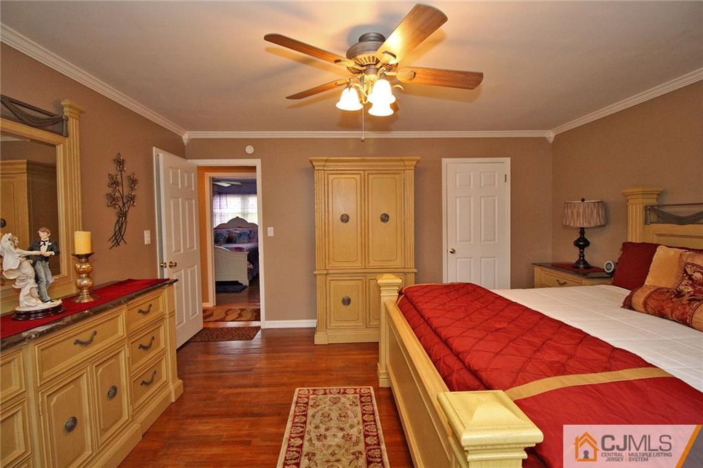 3 Sherwood Road Edison, NJ 08820 - Photo 17 of 24 Gallery Image 17