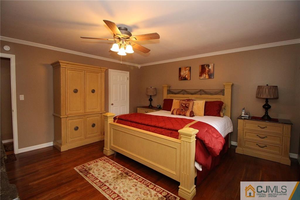 3 Sherwood Road Edison, NJ 08820 - Photo 18 of 24 Gallery Image 18
